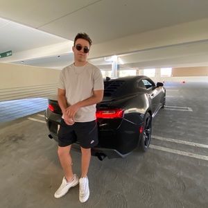 Meet your Posher, Davis